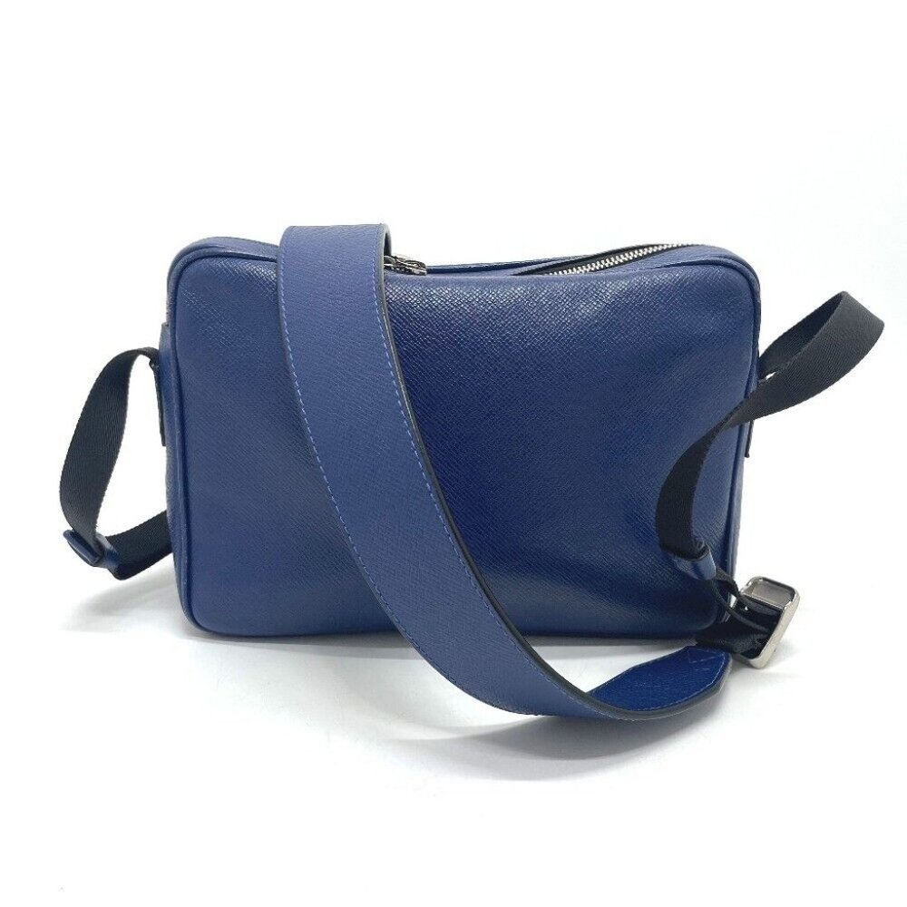 LOUIS VUITTON M33437 Taiga Outdoors Messenger Shoulder Bag TaigaLeather blue - Picture 3 of 11